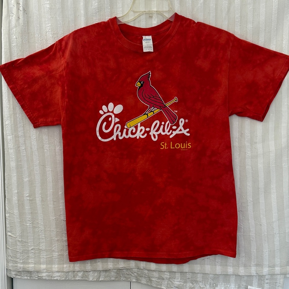 St. Louis Cardinals T-Shirt. Tie-dye Gildan Heavy Cotton brand, size L